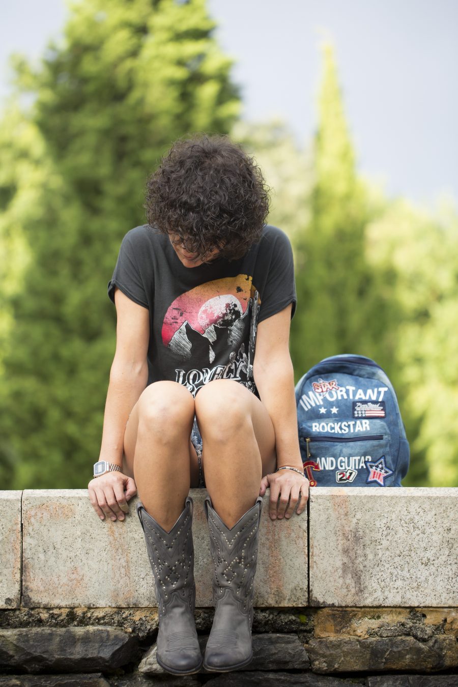Sendra, botas, Boots, madehand, artesano, madeinspain, higth cuality, denim short, tee, fringeds tee, camiseta flecos, curls, rizos, mochila vaquera, denim backpack
