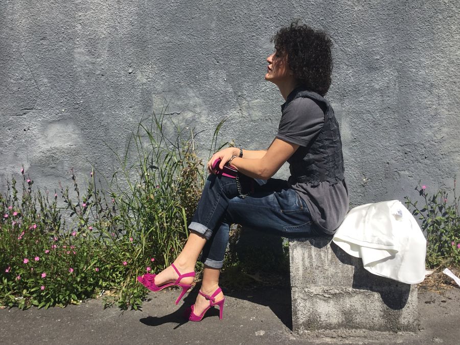 Rebeca Valdivia, personal shopper, Donostia, San Sebastián, Miss Clov, boybriend jeans, sandalis tacón, boho, flecos, frills sandals, top Kilate, origami, papiroflexia, bolso bandolera, bag, white blazer, americana blanca, curls, rizos, curlpower