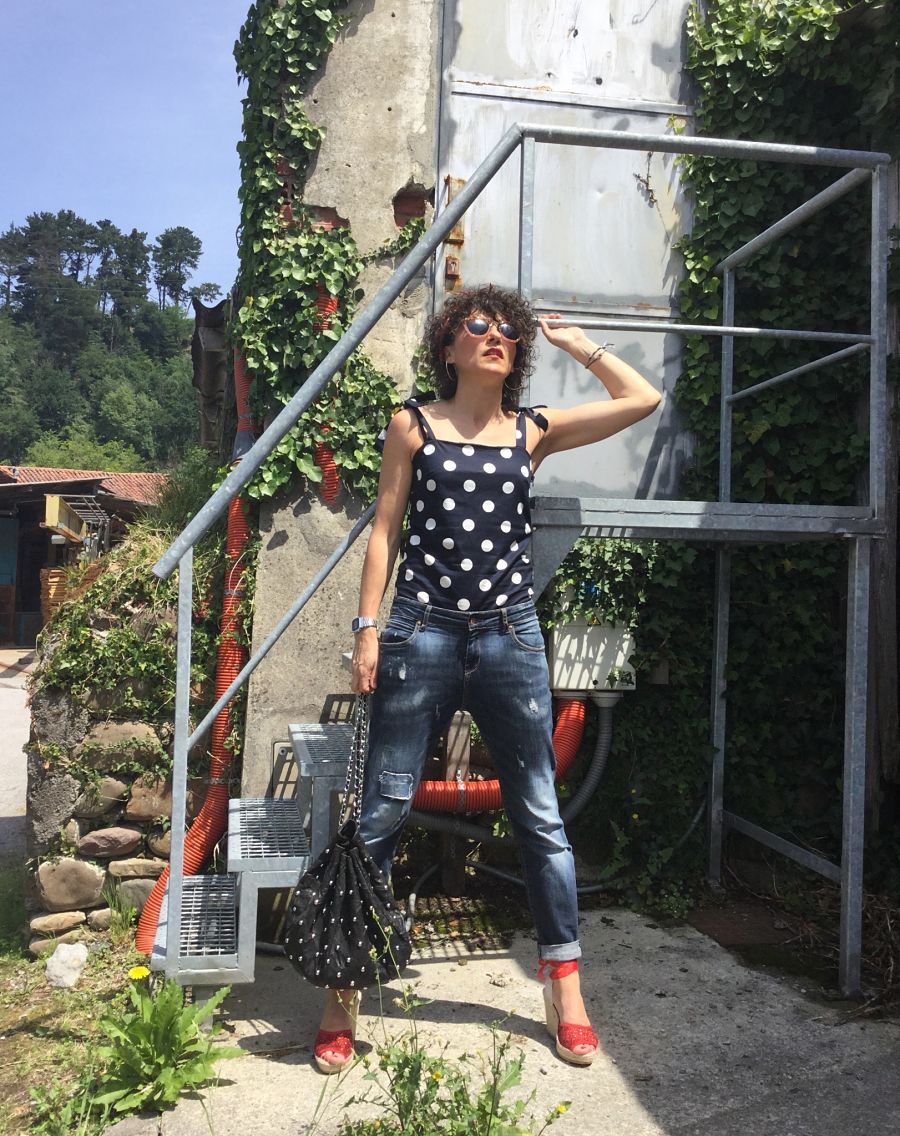 Rebeca Valdivia, Miss Clov, personal shopper, Donostia, San Sebastián, inspo, inspiración, inspiration, tendencia, trendy, lunares, polka dots, body, espadrilles, alpargatas, madehand, made in Spain, curlpower, curls, boyfriend jeans, bandana