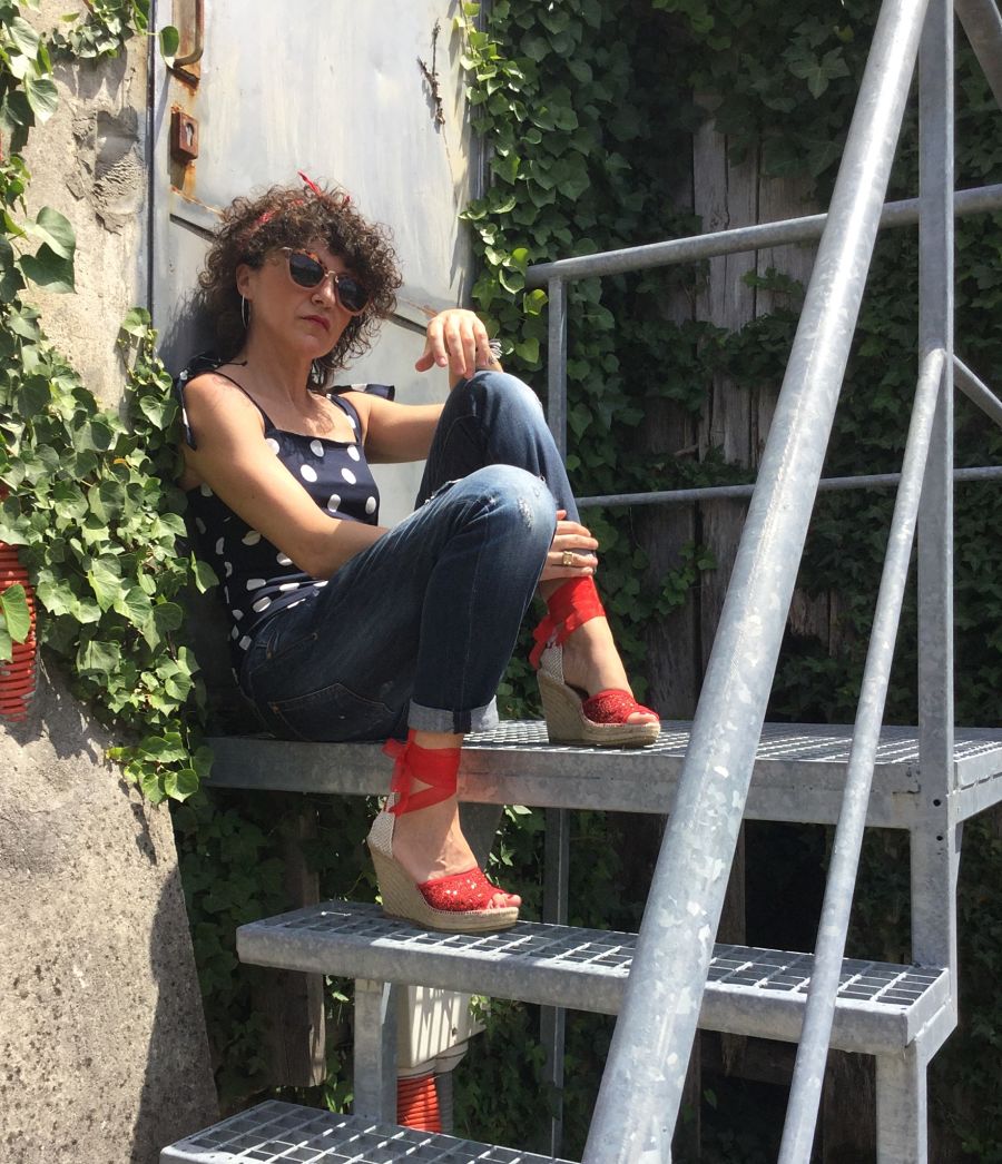 Rebeca Valdivia, Miss Clov, personal shopper, Donostia, San Sebastián, inspo, inspiración, inspiration, tendencia, trendy, lunares, polka dots, body, espadrilles, alpargatas, madehand, made in Spain, curlpower, curls, boyfriend jeans, bandana