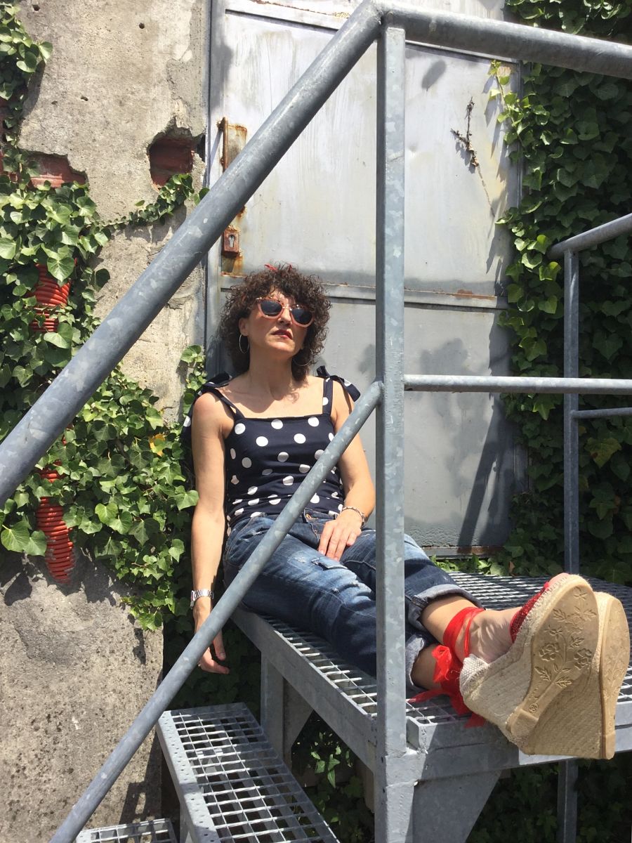 Rebeca Valdivia, Miss Clov, personal shopper, Donostia, San Sebastián, inspo, inspiración, inspiration, tendencia, trendy, lunares, polka dots, body, espadrilles, alpargatas, madehand, made in Spain, curlpower, curls, boyfriend jeans, bandana
