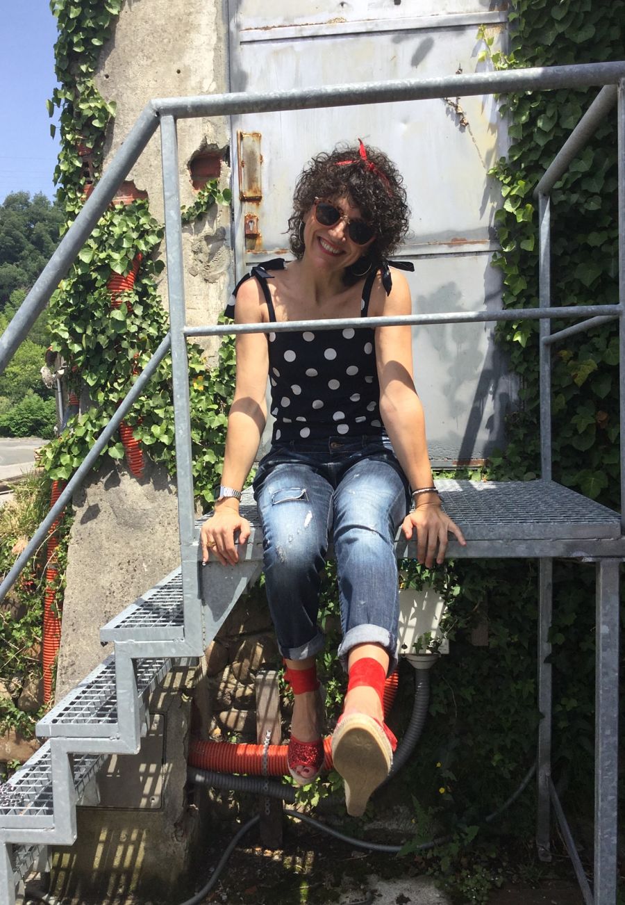 Rebeca Valdivia, Miss Clov, personal shopper, Donostia, San Sebastián, inspo, inspiración, inspiration, tendencia, trendy, lunares, polka dots, body, espadrilles, alpargatas, madehand, made in Spain, curlpower, curls, boyfriend jeans, bandana