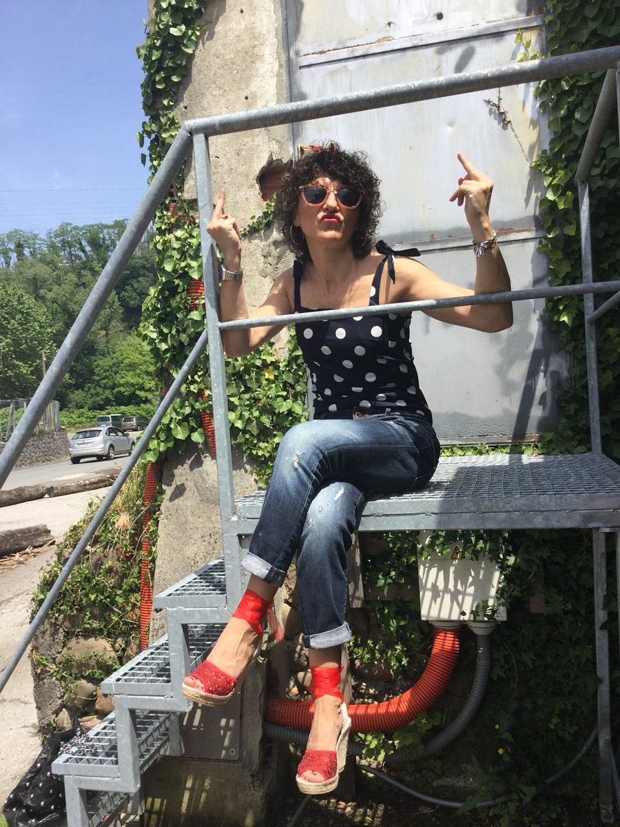 Rebeca Valdivia, Miss Clov, personal shopper, Donostia, San Sebastián, inspo, inspiración, inspiration, tendencia, trendy, lunares, polka dots, body, espadrilles, alpargatas, madehand, made in Spain, curlpower, curls, boyfriend jeans, bandana
