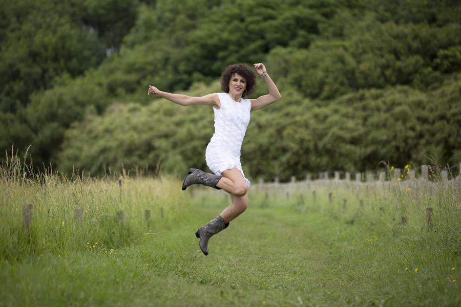 Rebeca Valdivia, personal shopper, Donostia, San Sebastián, Miss Clov, origami dress, vestido origami, Iñaki Kilate, origami, papiroflexia, bolso joya, bolso cadena, bolso tachuelas, botas tachuelas, sendra, curls, rizos, curlpower, madeinspain, madehand, artesano, hecho a mano