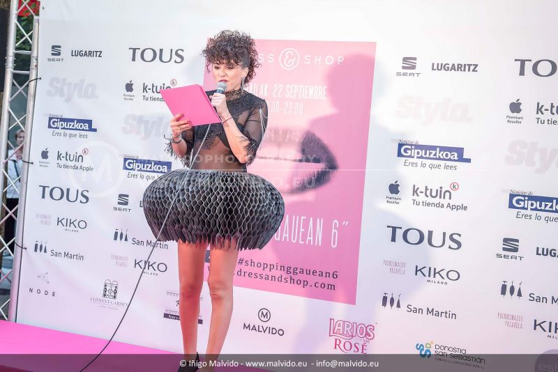 Rebeca Valdivia, personal shopper, Donostia, San Sebastián, Miss Clov, shopping gauean, Dress & Shop, shopping night, falda origami, madehand, Iñaki Kilate, body, collar babero, maxicollar, necklace, rizos