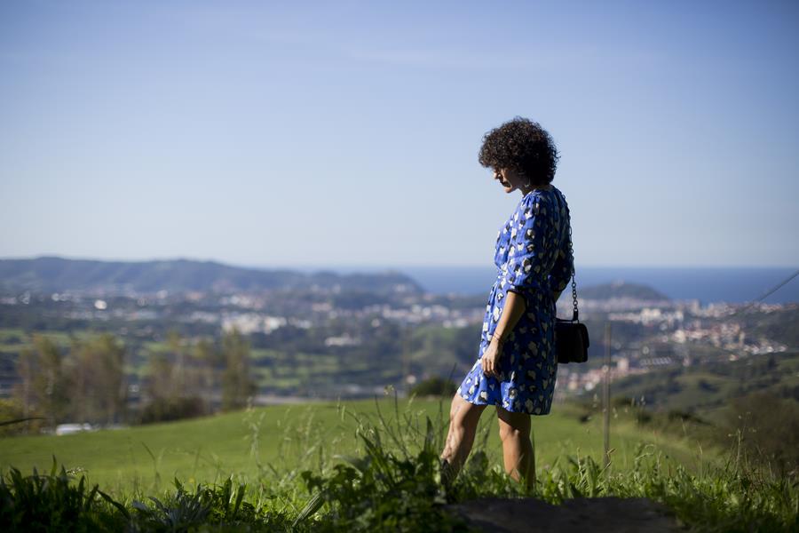 Rebeca Valdivia, personal shopper, estilista, stilist, Donostia, San Sebastián, Miss Clov, Rebeca Valdivia, estilista, personal shopper, stilist, rizos, curls, Vestido de leopardo, botas, Sendra, handmade, hecho a mano, made ni Spain, bag, bolso bandolera, animalprint, leopardo, dress
