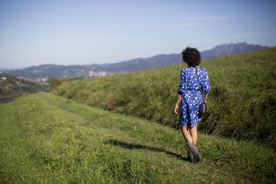 Rebeca Valdivia, personal shopper, estilista, stilist, Donostia, San Sebastián, Miss Clov, Rebeca Valdivia, estilista, personal shopper, stilist, rizos, curls, Vestido de leopardo, botas, Sendra, handmade, hecho a mano, made ni Spain, bag, bolso bandolera, animalprint, leopardo, dress