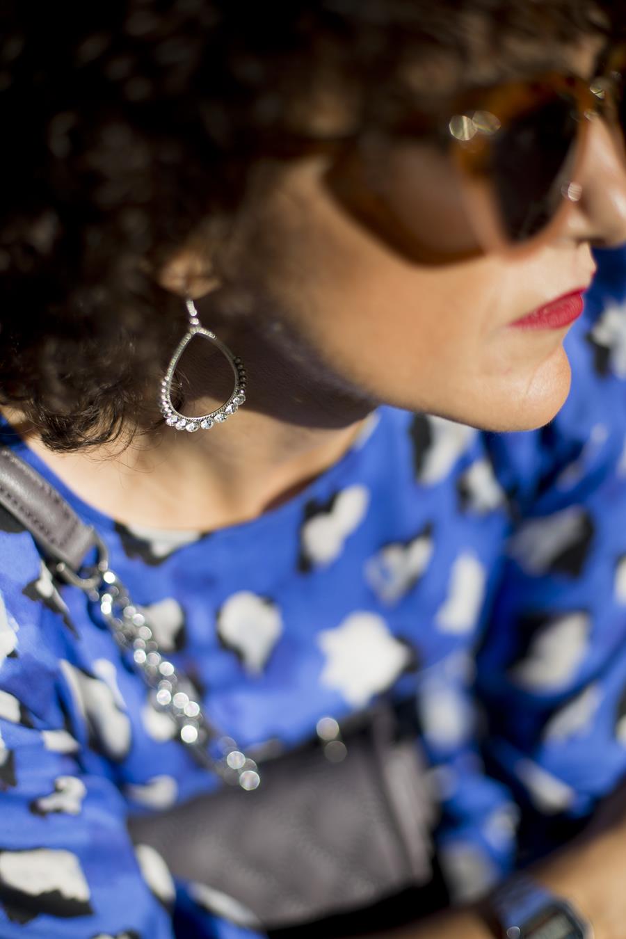 Rebeca Valdivia, personal shopper, estilista, stilist, Donostia, San Sebastián, Miss Clov, Rebeca Valdivia, estilista, personal shopper, stilist, rizos, curls, Vestido de leopardo, botas, Sendra, handmade, hecho a mano, made ni Spain, bag, bolso bandolera, animalprint, leopardo, dress, earings, Marrakech
