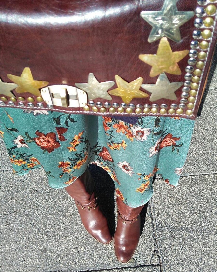 Rebeca Valdivia, personal shopper, estilista, stilist, Donostia, San Sebastián, Miss Clov, inspiration, inspo, inspiración, dress, grandmother’s dress, vestido de la abuela, flowers dress, vestido de flores, vintage