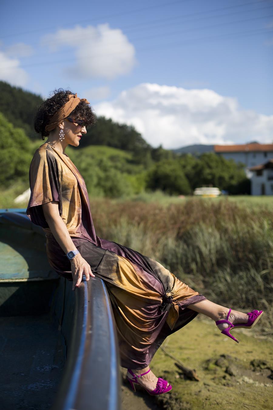 Rebeca Valdivia, asesora de imagen, personal shopper, estilista, stilist, influencer, la blogger indie, Donostia, San Sebastián, Miss Clov, maxi dress, vestido largo, tie dye, afro, turbante, sandalias de tacón, heels, sandals, maxi earings, maxi vestido, mini bag, bolso bandolera, clutch, la blogger indie, influencer