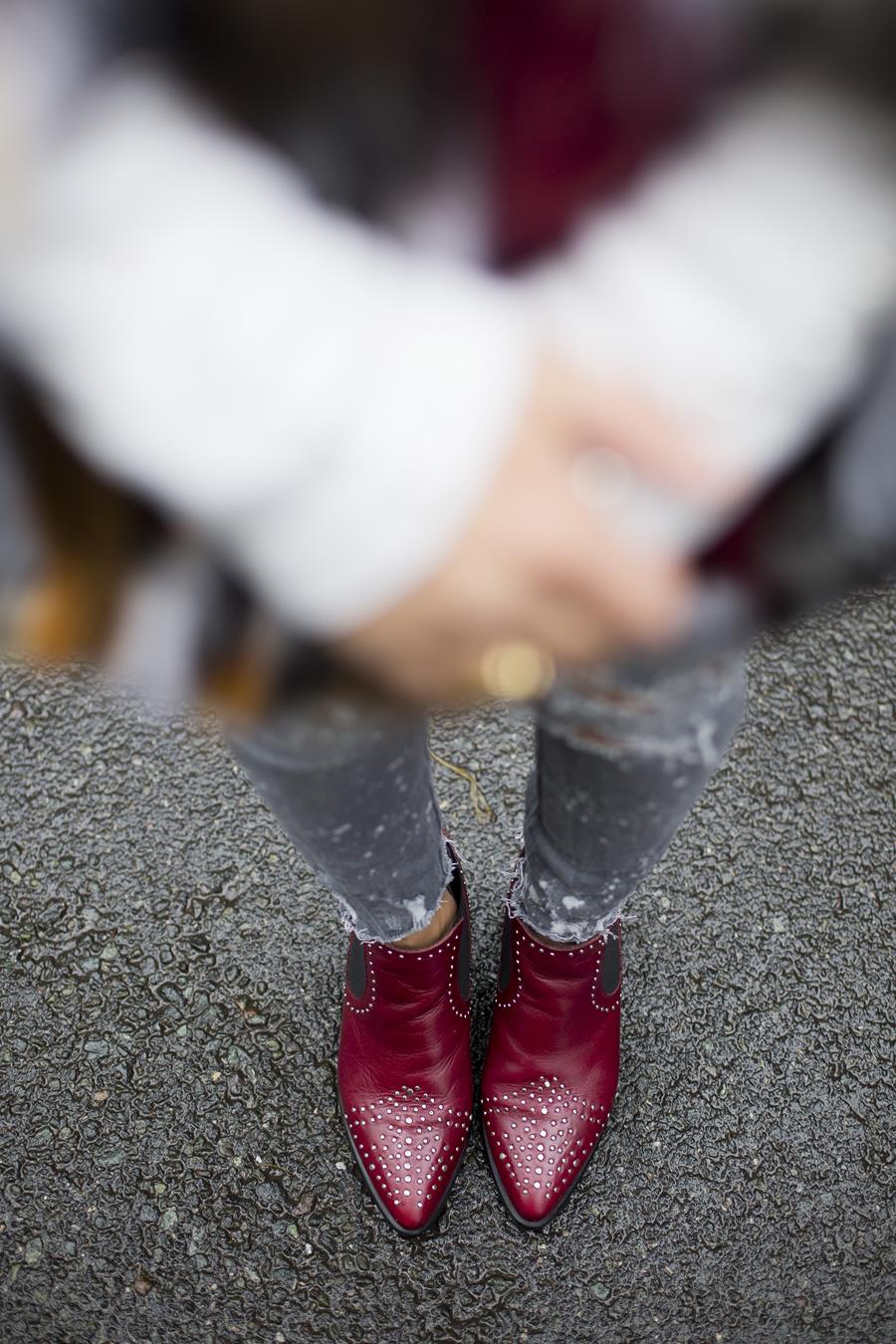 Rebeca Valdivia, asesora de imagen, personal shopper, estilista, stilist, influencer, Donostia, San Sebastián, Miss Clov, la blogger indie, influencer, ripped jeans, vaqueros rotos, denim, botín campero, tachas, alma y pena, boho & chic, abrigo pelo, fax fur coat, tomboystyle, jersey punto, sweater