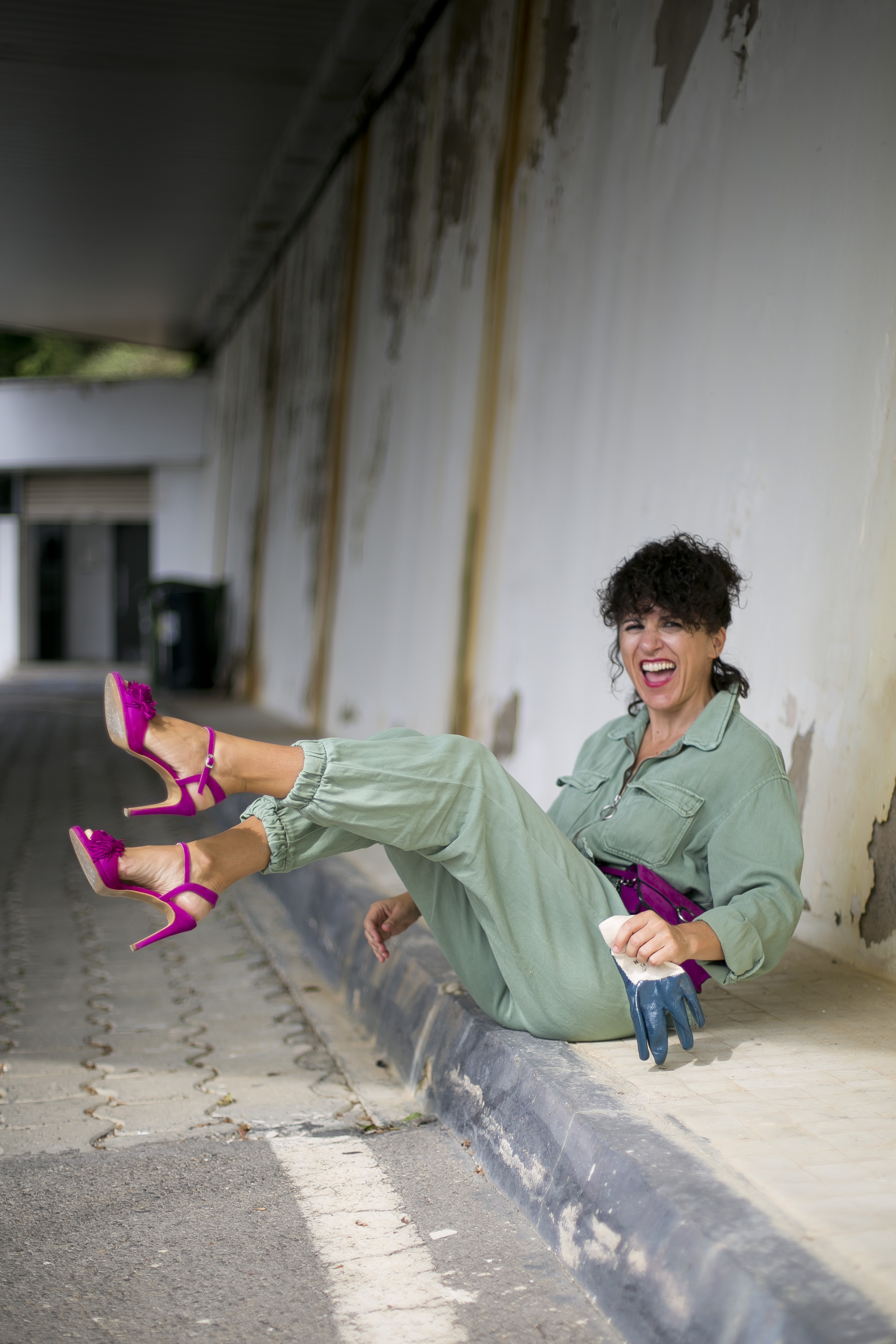 Rebeca Valdivia, asesora de imagen, personal shopper, influencer, Donostia, San Sebastián, Miss Clov, la blogger indie, Donostia, street style, ootd, moño, buzo, mono, jumpsuit, heels, sandals, sandalias de tacón
